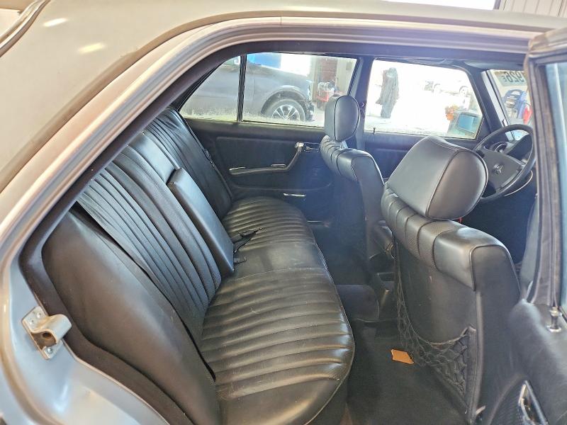 64431926 :رقم المزاد ، WDBAB33A3DB027576 vin ، 1983 Mercedes-benz 300 مزاد بيع