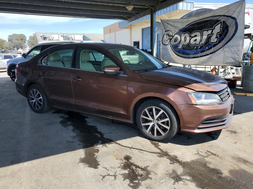 65478166 :رقم المزاد ، 3VWDB7AJ9HM364550 vin ، 2017 Volkswagen Jetta مزاد بيع