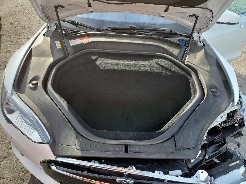 63843376 :رقم المزاد ، 5YJSA1E28GF131209 vin ، 2016 Tesla Model S مزاد بيع