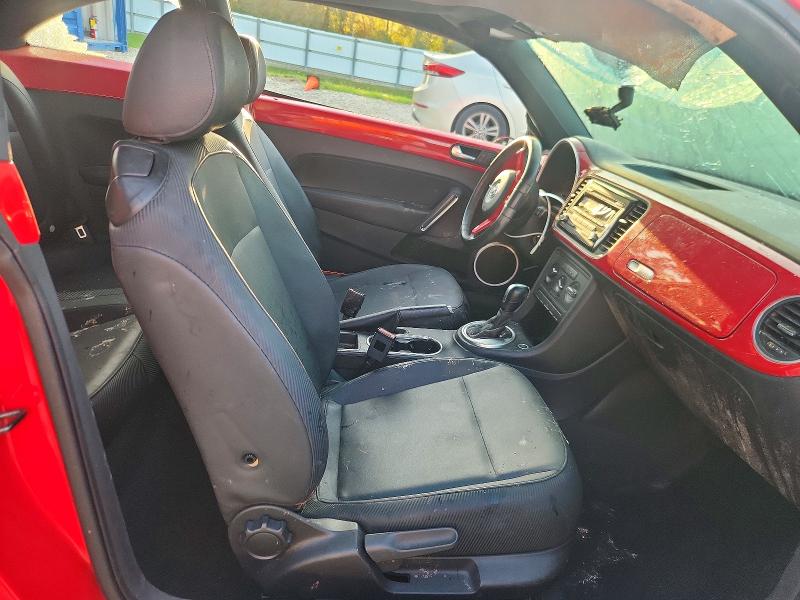64903996 :رقم المزاد ، 3VWJP7ATXCM601268 vin ، 2012 Volkswagen Beetle مزاد بيع