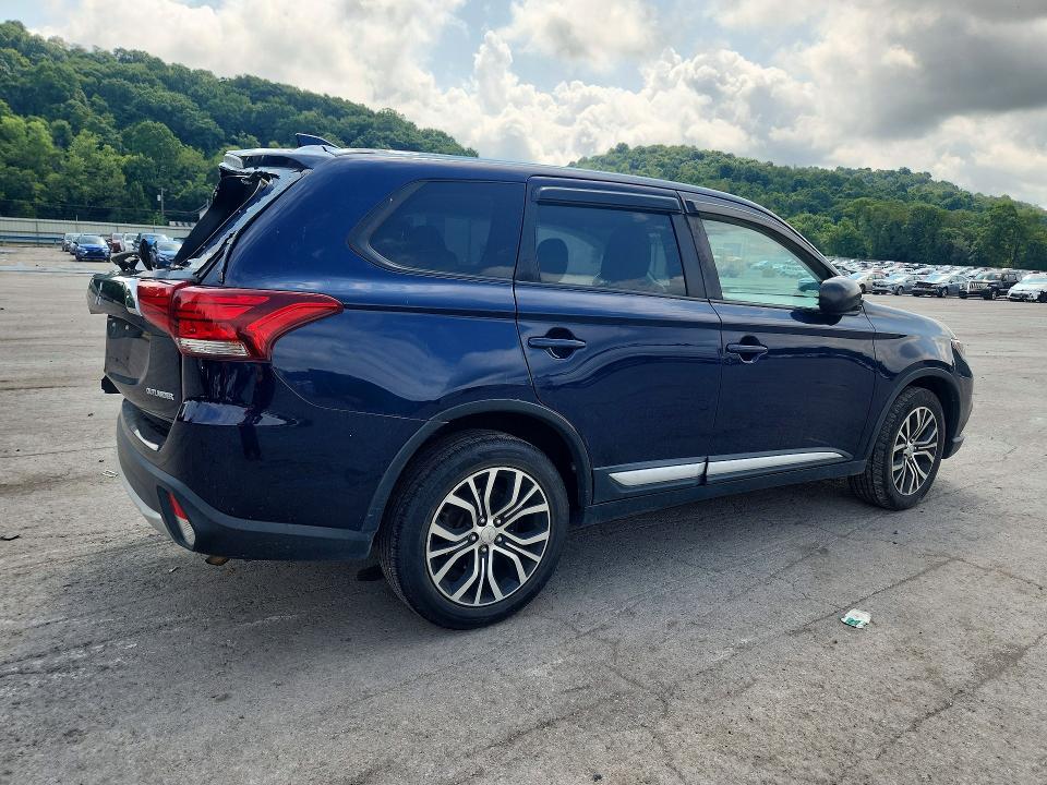63922016 :رقم المزاد ، JA4AZ3A31JZ059294 vin ، 2018 Mitsubishi Outlander مزاد بيع