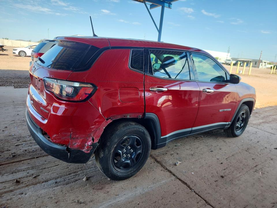 63700306 :رقم المزاد ، 3C4NJCAB2JT368950 vin ، 2018 Jeep Compass مزاد بيع