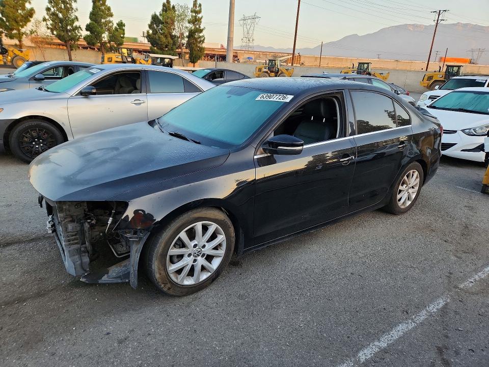63907726 :رقم المزاد ، 3VWDP7AJ2DM239028 vin ، 2013 Volkswagen Jetta مزاد بيع