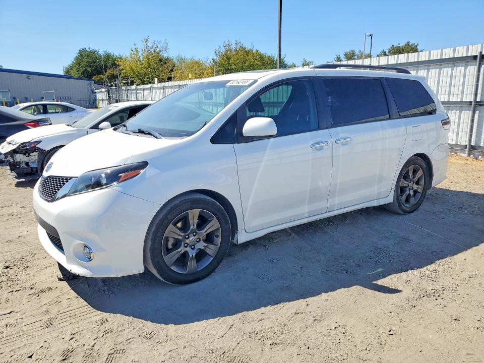 66192486 :رقم المزاد ، 5TDXK3DC1GS710207 vin ، 2016 Toyota Sienna مزاد بيع