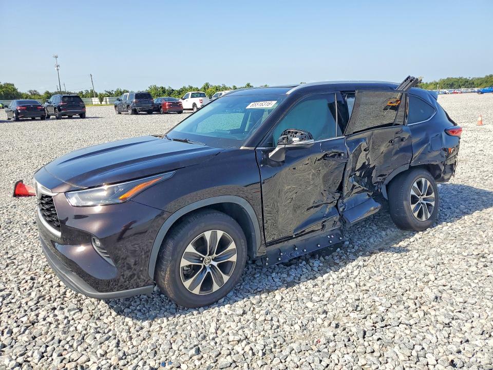 2022 Toyota Highlander მანქანა იყიდება აუქციონზე, vin: 5TDHZRAH3NS135494, აუქციონის ნომერი: 65516316