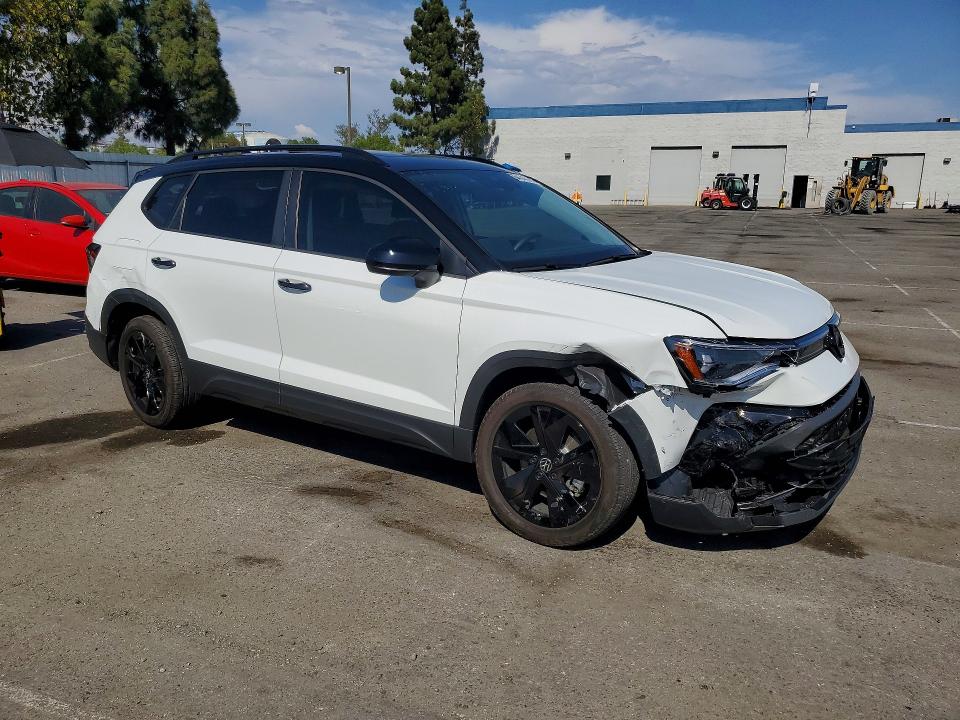 Продажа на аукционе авто 2025 Volkswagen Taos, vin: 3VV3C7B20SM037093, номер лота: 64146976