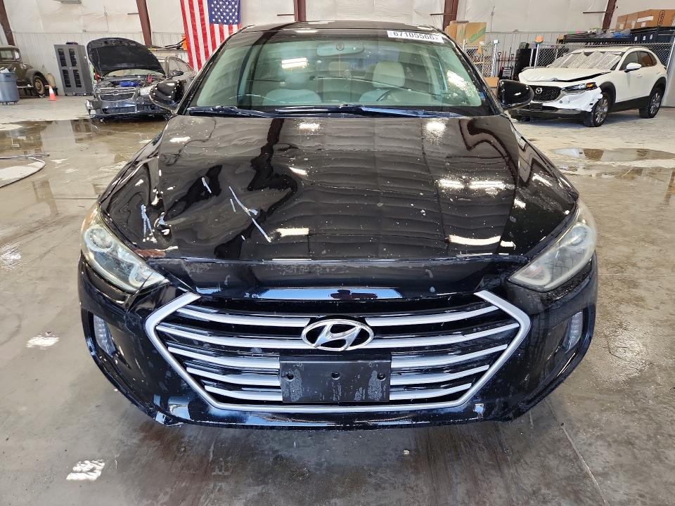 67105566 :رقم المزاد ، 5NPD84LF5JH321540 vin ، 2018 Hyundai Elantra مزاد بيع