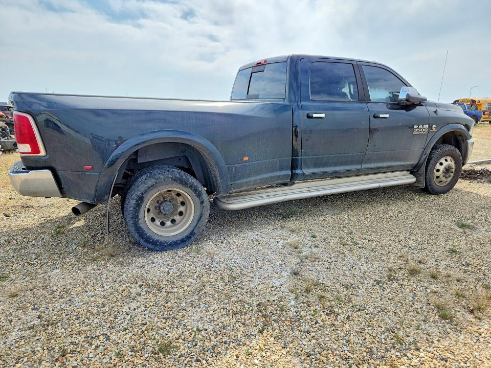 66071536 :رقم المزاد ، 3C63RRJLXFG561219 vin ، 2015 Ram 3500 مزاد بيع