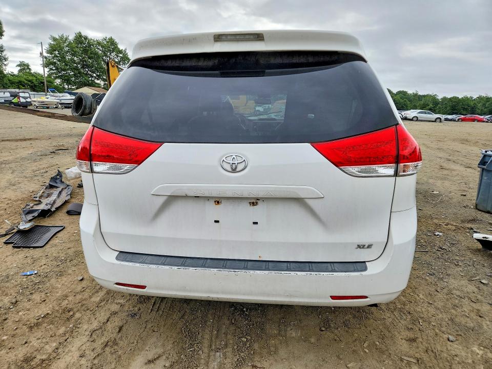Продаж на аукціоні авто 2011 Toyota Sienna, vin: 5TDYK3DC7BS172030, номер лоту: 59881806