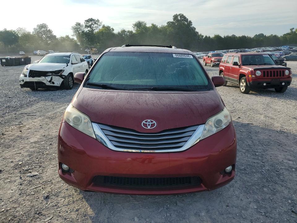 2015 Toyota Sienna მანქანა იყიდება აუქციონზე, vin: 5TDYK3DC4FS569944, აუქციონის ნომერი: 66609536