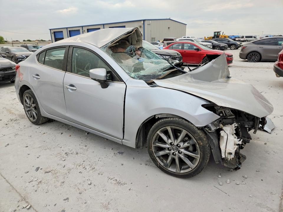 Aukcja sprzedaży 2018 Mazda 3, vin: 3MZBN1V31JM197727, numer aukcji: 66612536