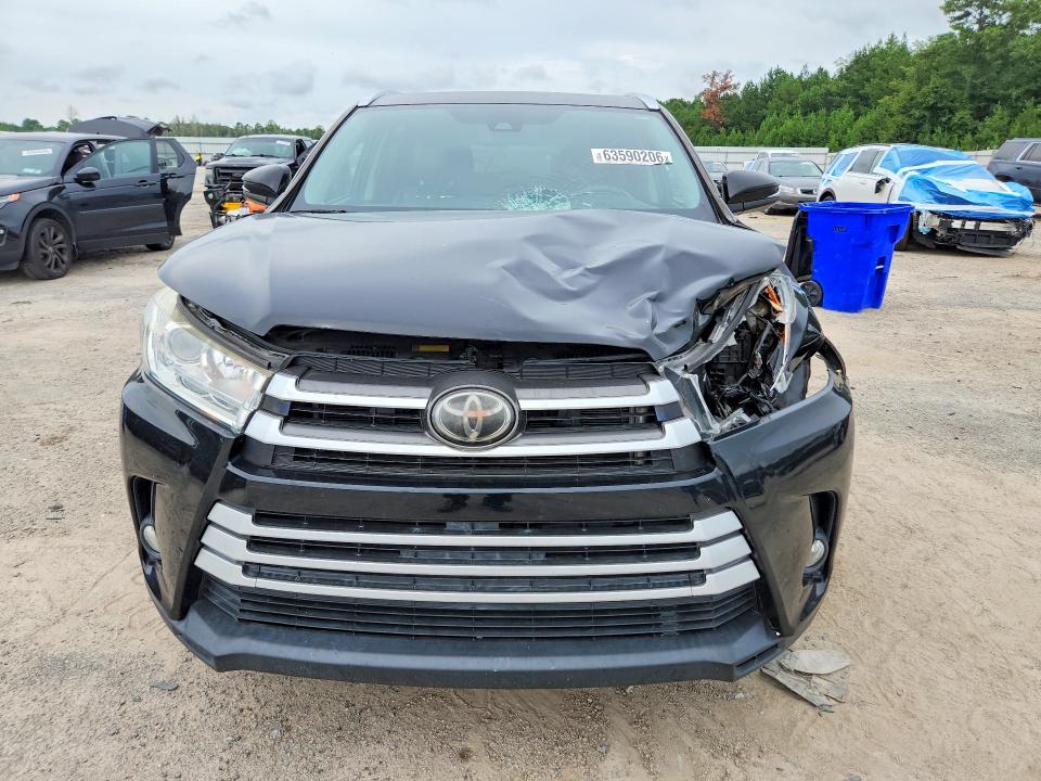 63590206 :رقم المزاد ، 5TDKZRFH1KS561811 vin ، 2019 Toyota Highlander مزاد بيع