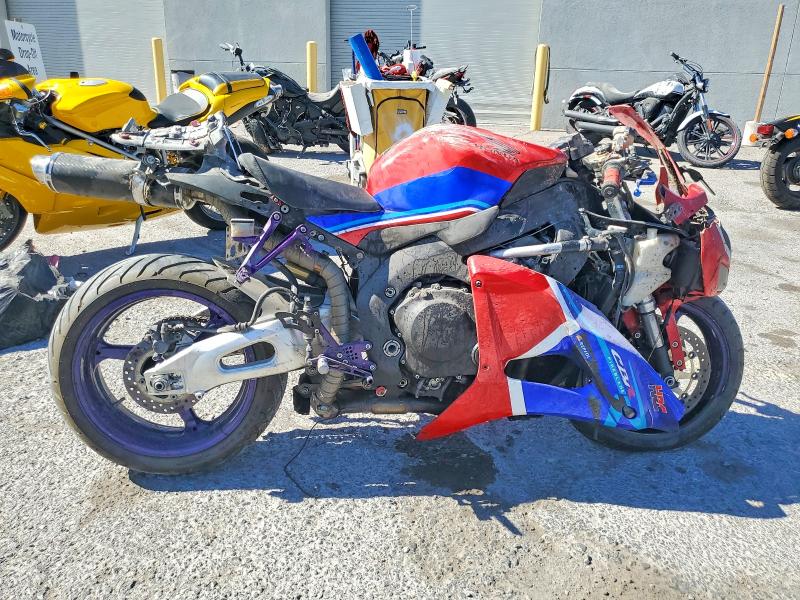 Продажа на аукционе авто 2006 Honda Cbr1000, vin: JH25C57046M207390, номер лота: 63020916