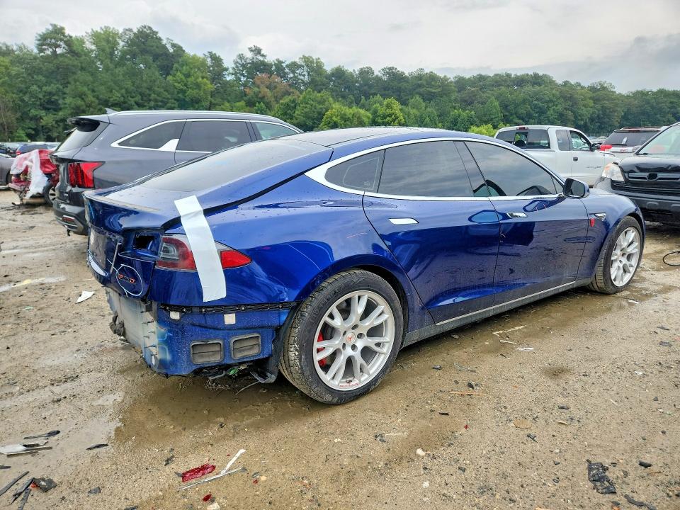 64894436 :رقم المزاد ، 5YJSA4H43FF089996 vin ، 2015 Tesla Model S مزاد بيع