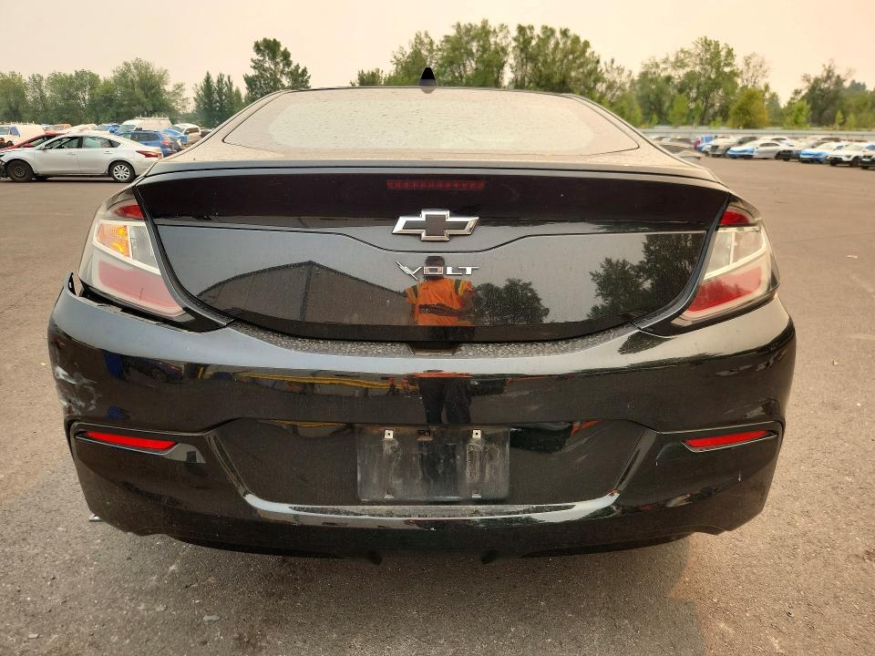 63943266 :رقم المزاد ، 1G1RC6S58HU205704 vin ، 2017 Chevrolet Volt مزاد بيع