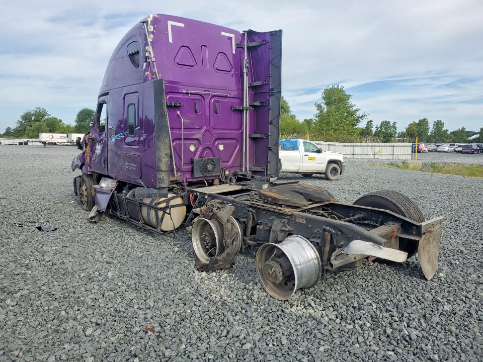 2022 Freightliner Cascadia 126 მანქანა იყიდება აუქციონზე, vin: 3AKJHHDR7NSMY6040, აუქციონის ნომერი: 63878286