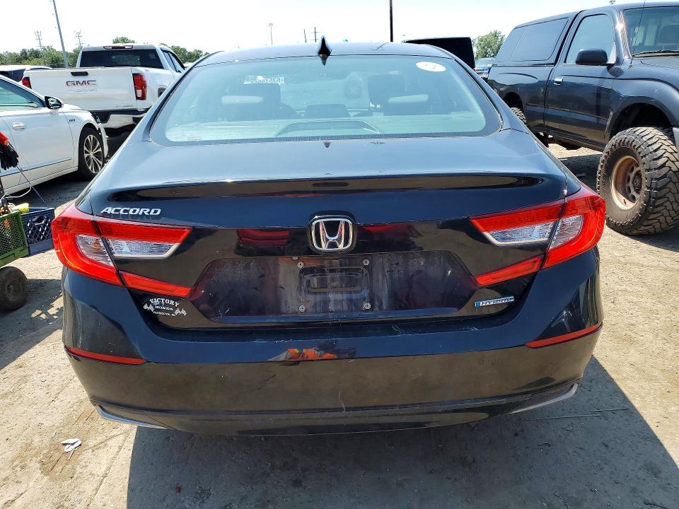 63515566 :رقم المزاد ، 1HGCV3F10JA001694 vin ، 2018 Honda Accord مزاد بيع
