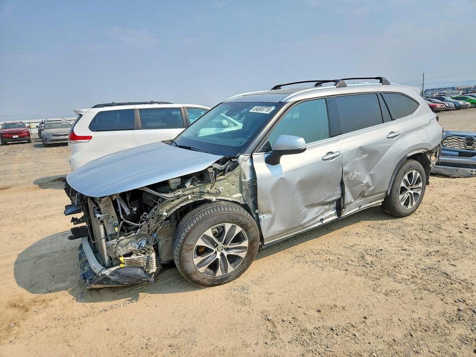 2021 Toyota Highlander მანქანა იყიდება აუქციონზე, vin: 5TDHZRBH2MS153207, აუქციონის ნომერი: 64669716