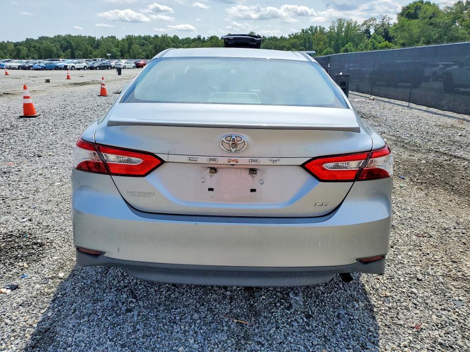 2018 Toyota Camry მანქანა იყიდება აუქციონზე, vin: 4T1B11HK8JU078095, აუქციონის ნომერი: 64470666
