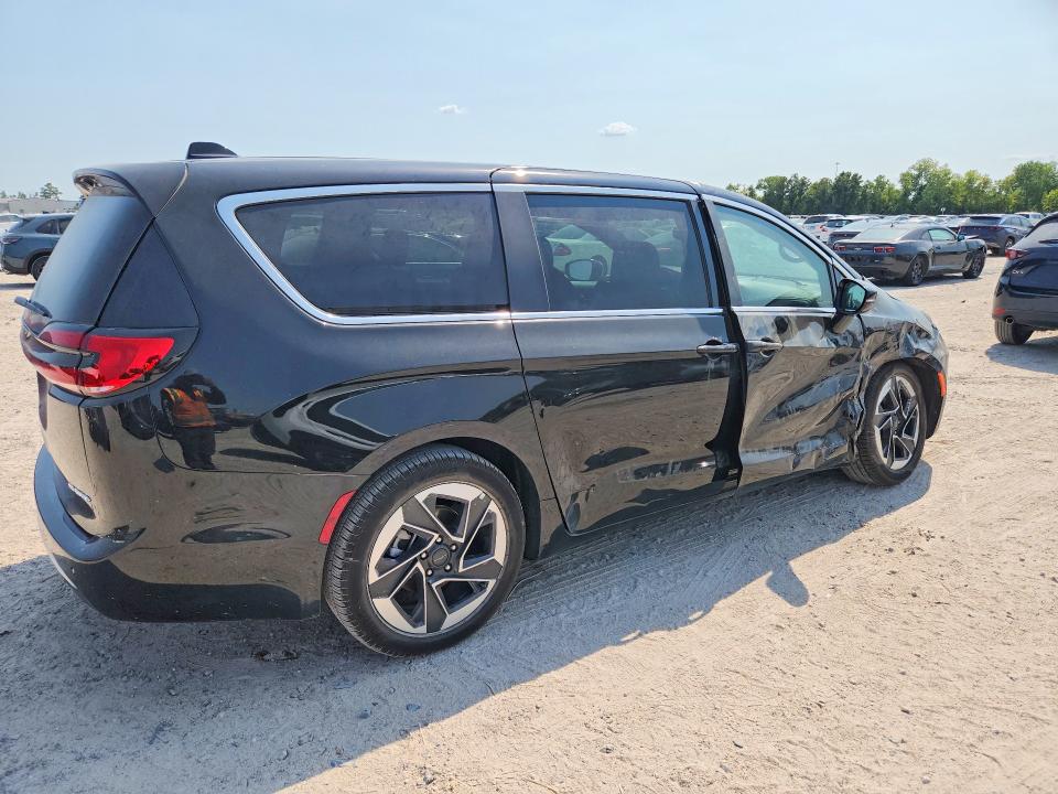 66070226 :رقم المزاد ، 2C4RC1GG4VR557126 vin ، 2027 Chrysler Pacifica مزاد بيع