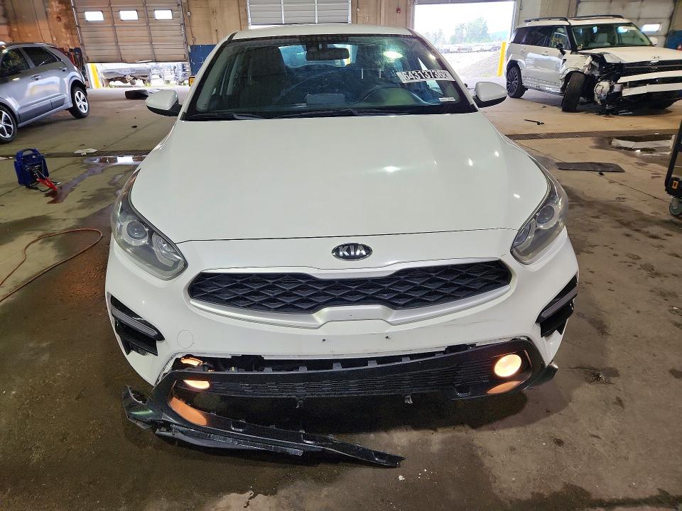 64313736 :رقم المزاد ، 3KPF24ADXME368339 vin ، 2021 Kia Forte مزاد بيع