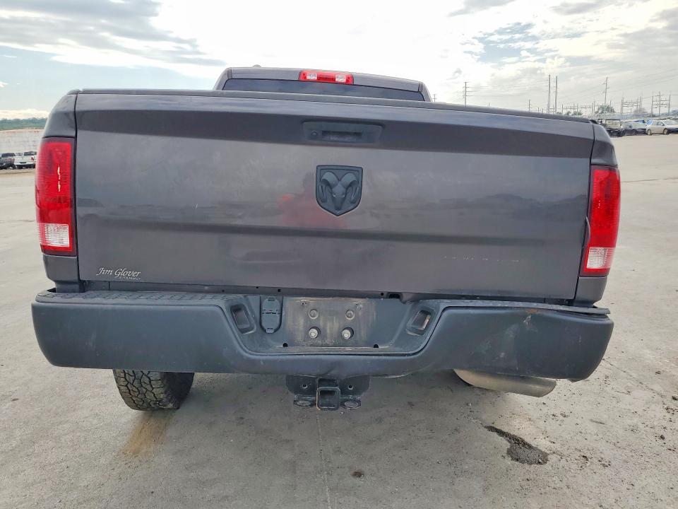 66290956 :رقم المزاد ، 1C6RR6FG4NS170952 vin ، 2022 Ram 1500 Classic مزاد بيع