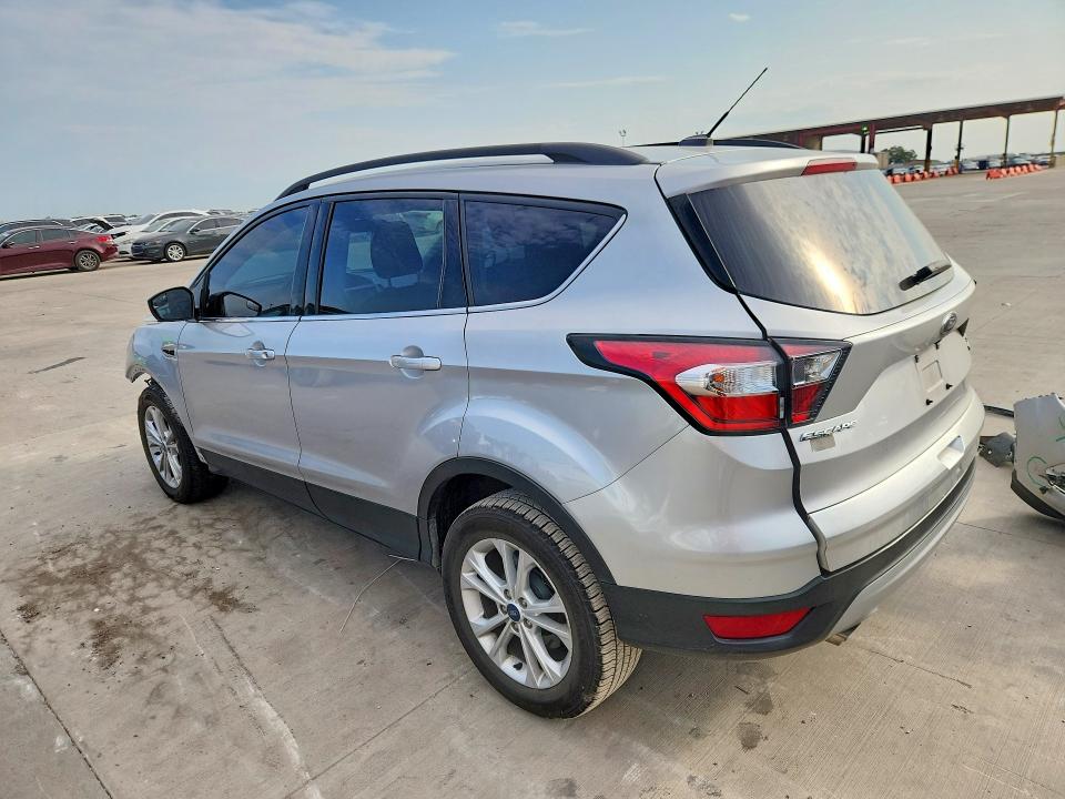 63996526 :رقم المزاد ، 1FMCU0GD3JUC18109 vin ، 2018 Ford Escape مزاد بيع
