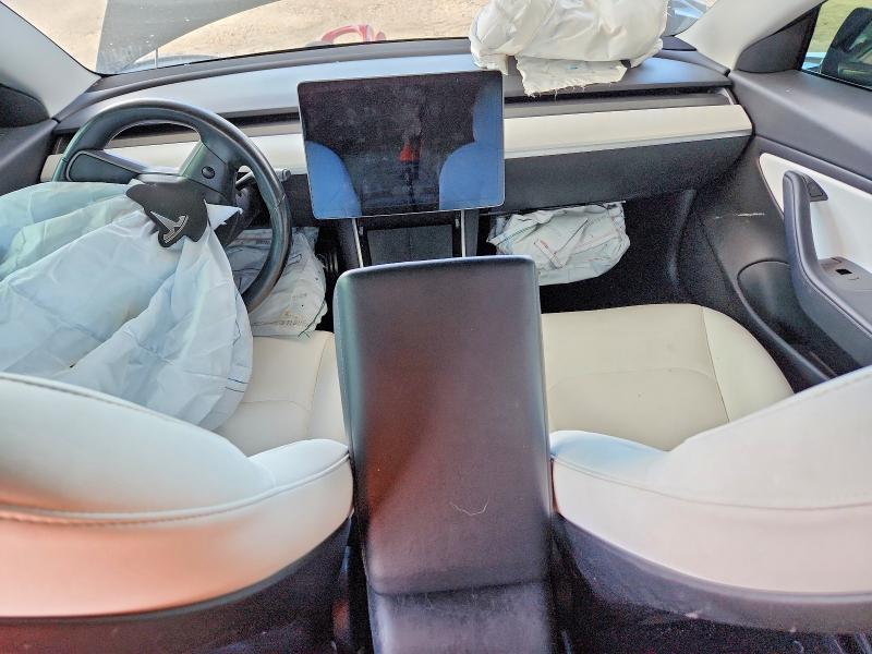 64323556 :رقم المزاد ، 5YJ3E1EB3JF182911 vin ، 2018 Tesla Model 3 مزاد بيع