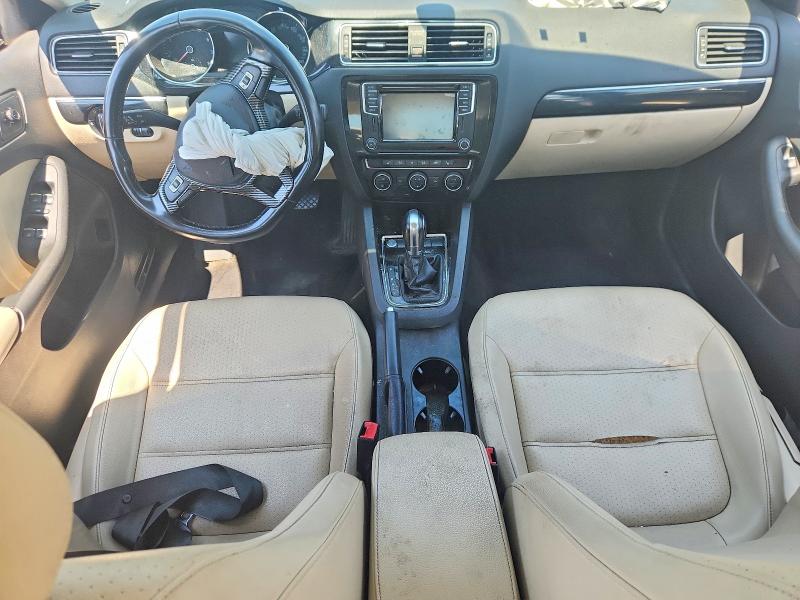 64144486 :رقم المزاد ، 3VWL17AJ4HM410980 vin ، 2017 Volkswagen Jetta مزاد بيع