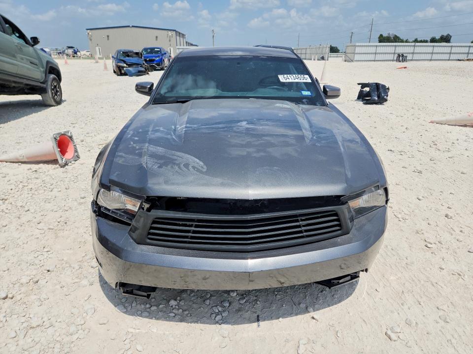 64134656 :رقم المزاد ، 1ZVBP8CF3B5122390 vin ، 2011 Ford Mustang مزاد بيع