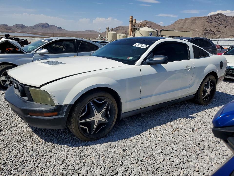 64815196 :رقم المزاد ، 1ZVFT80NX55130466 vin ، 2005 Ford Mustang مزاد بيع