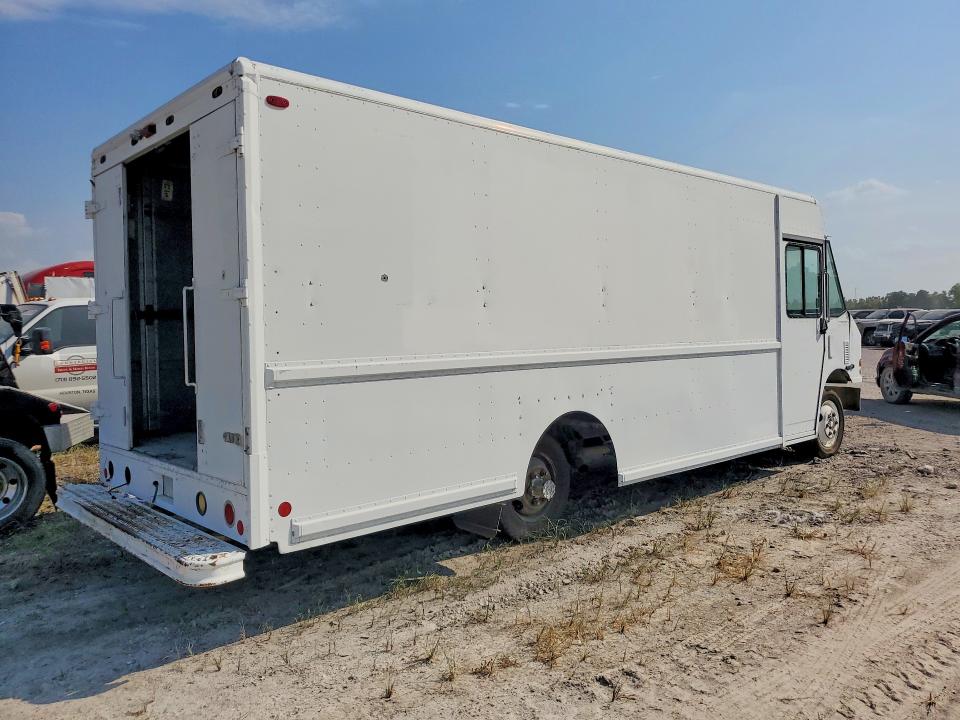 64035186 :رقم المزاد ، 4UZAANDH35CU14986 vin ، 2005 Freightliner Mt45 Chassis مزاد بيع