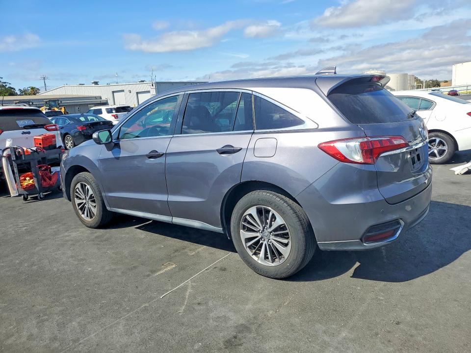 65228256 :رقم المزاد ، 5J8TB3H72JL005437 vin ، 2018 Acura Rdx مزاد بيع