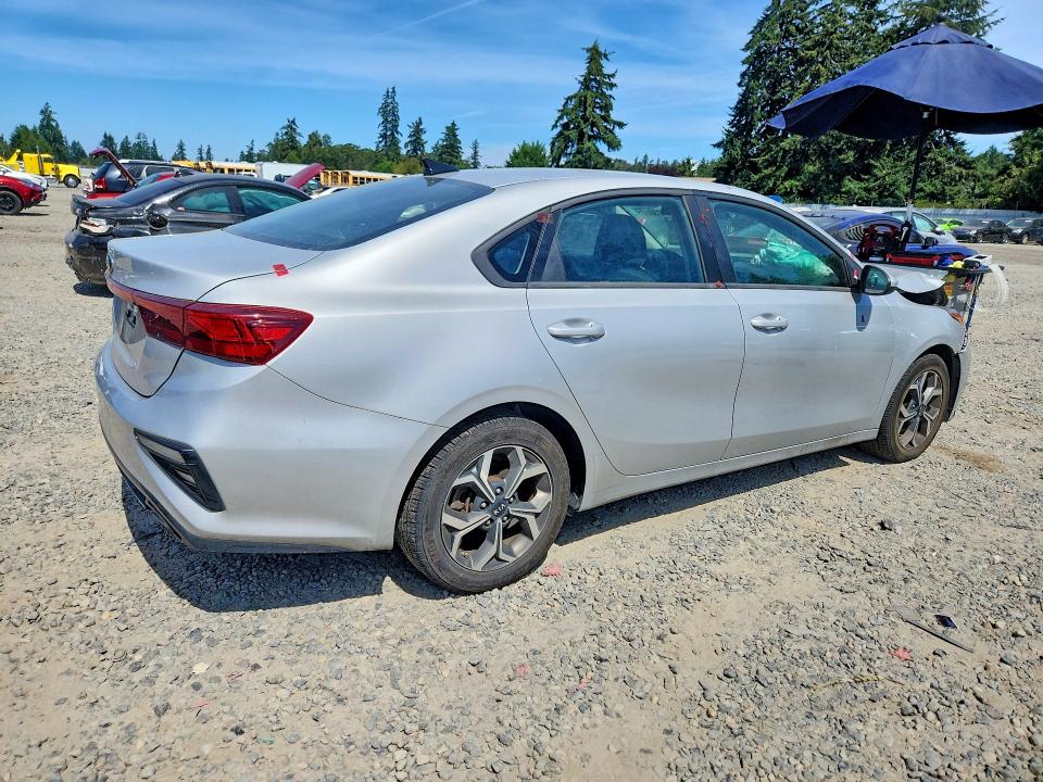 64230606 :رقم المزاد ، 3KPF24ADXME403316 vin ، 2021 Kia Forte مزاد بيع
