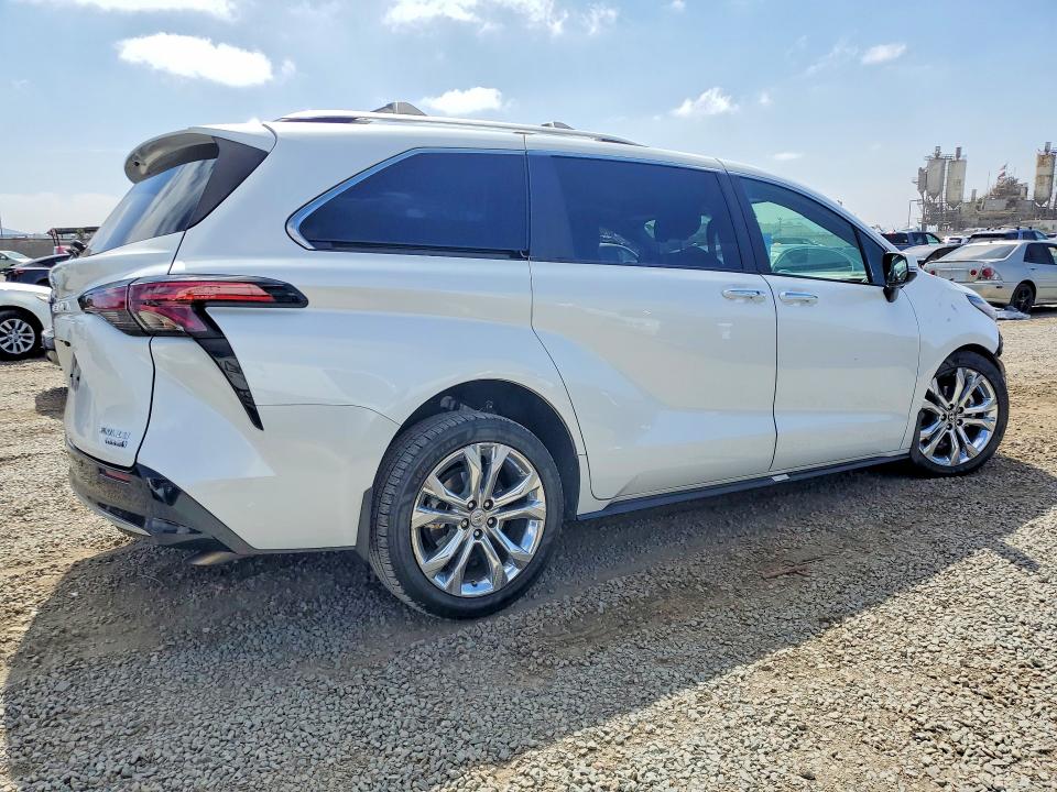 2024 Toyota Sienna მანქანა იყიდება აუქციონზე, vin: 5TDERKEC7RS223110, აუქციონის ნომერი: 64893346