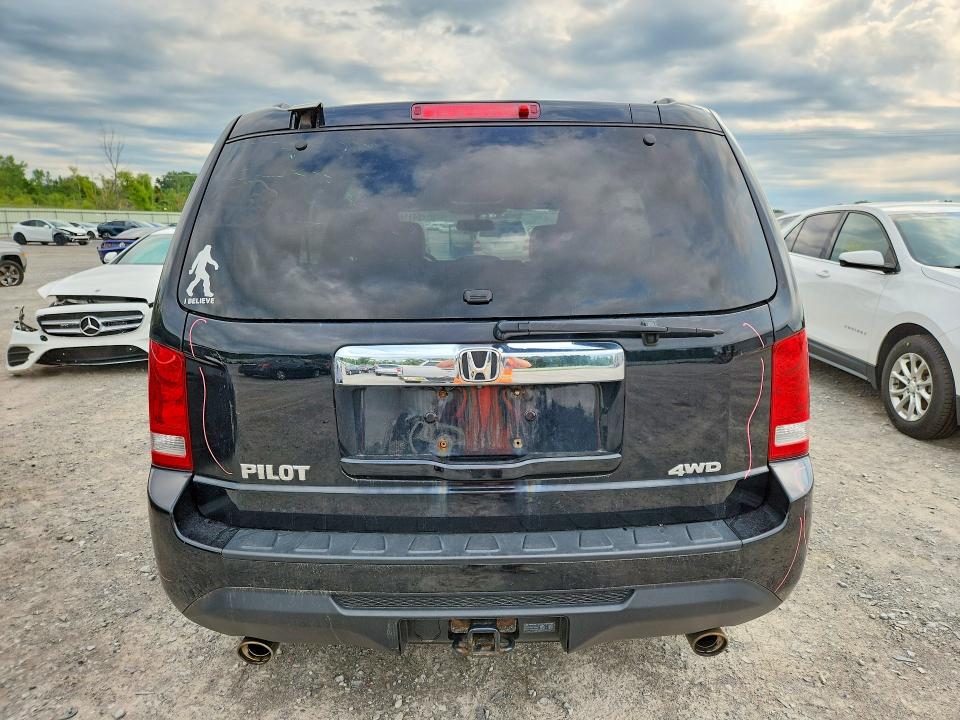 64114386 :رقم المزاد ، 5FNYF4H5XFB017231 vin ، 2015 Honda Pilot مزاد بيع