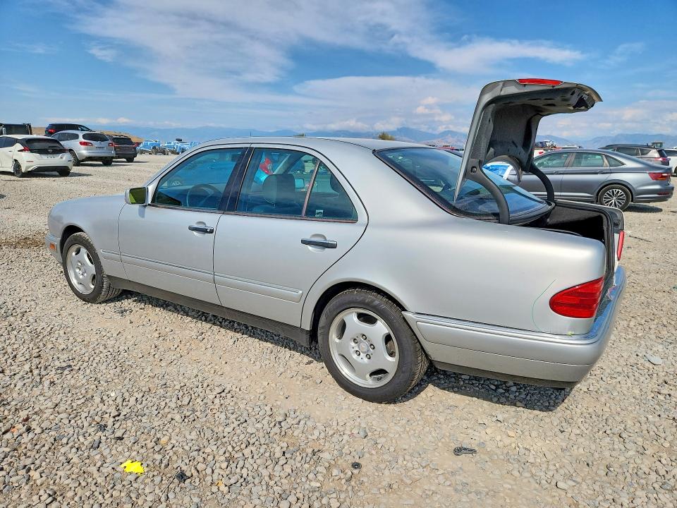 65177816 :رقم المزاد ، WDBJF65H4XA743428 vin ، 1999 Mercedes-benz E مزاد بيع