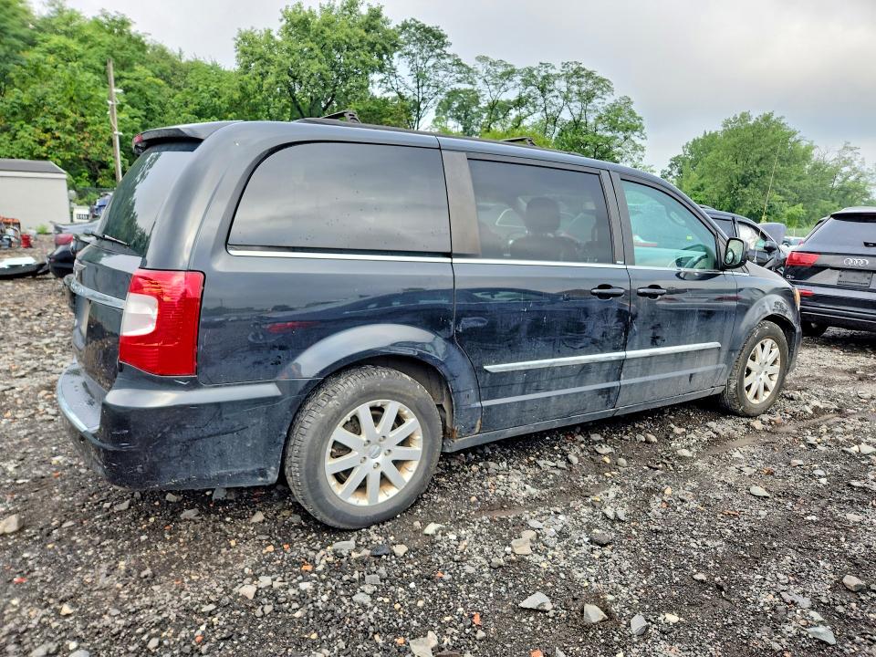 63235796 :رقم المزاد ، 2C4RC1BG1DR682591 vin ، 2013 Chrysler Town & Country مزاد بيع