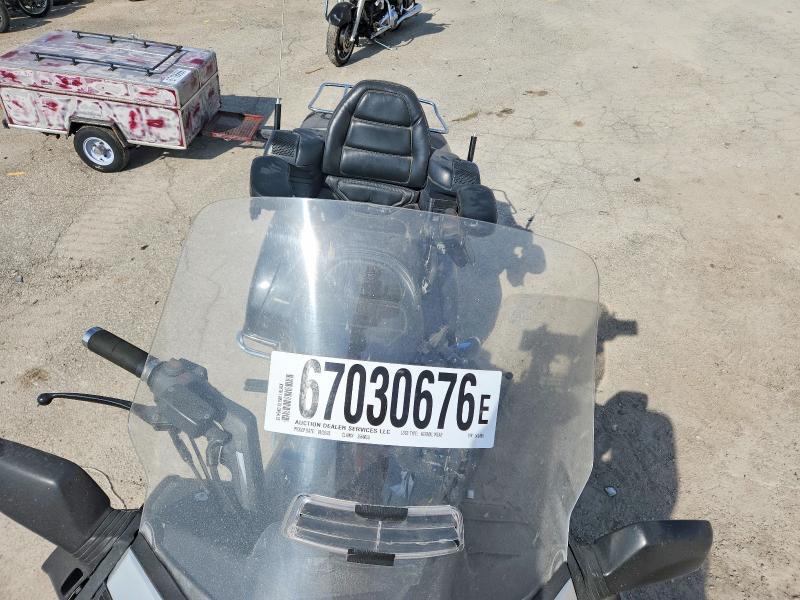 67030676 :رقم المزاد ، 1HFSC2261PA500806 vin ، 1993 Honda Gl1500 مزاد بيع