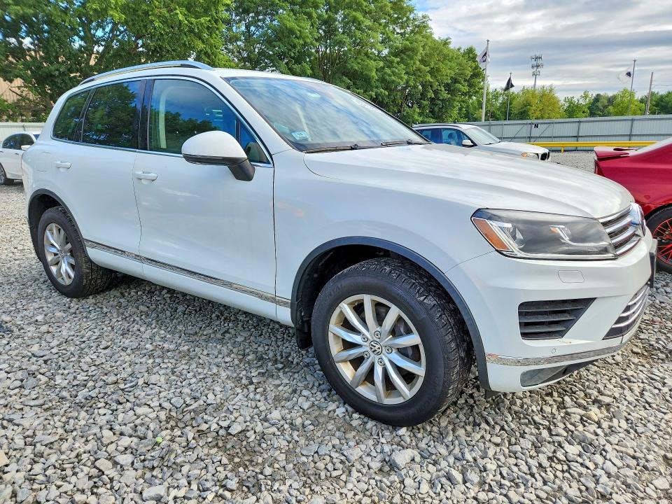 Aukcja sprzedaży 2016 Volkswagen Touareg, vin: WVGEF9BP9GD006400, numer aukcji: 63783556