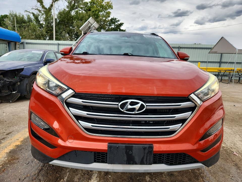 65705216 :رقم المزاد ، KM8J33A27HU315472 vin ، 2017 Hyundai Tucson مزاد بيع