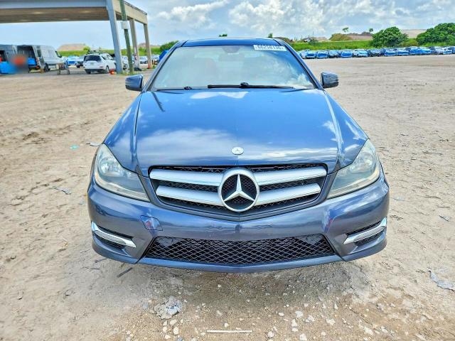 66258136 :رقم المزاد ، WDDGJ4HBXDF989457 vin ، 2013 Mercedes-benz C مزاد بيع