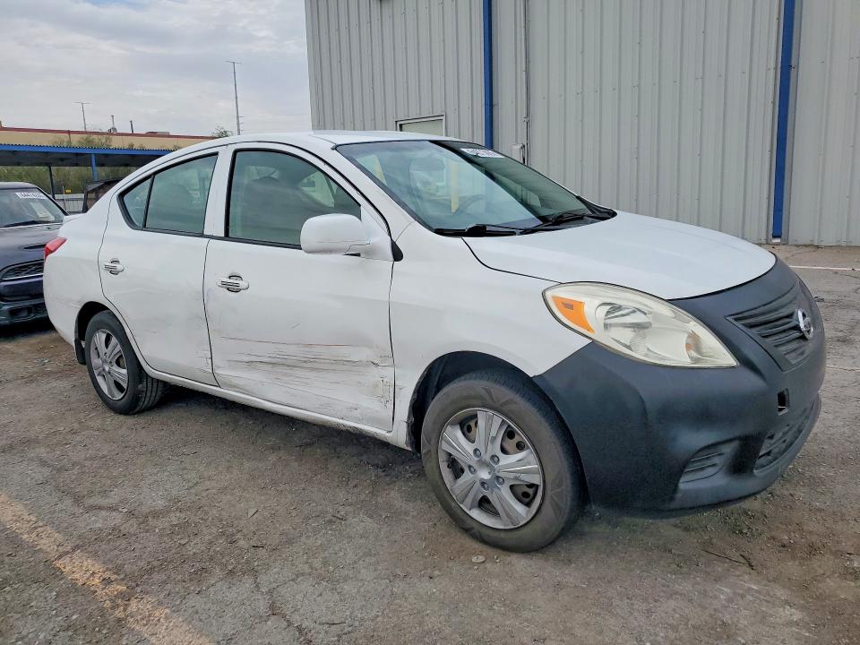 64673086 :رقم المزاد ، 3N1CN7AP0EL855619 vin ، 2014 Nissan Versa مزاد بيع