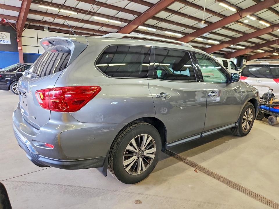 Продажа на аукционе авто 2018 Nissan Pathfinder, vin: 5N1DR2MM1JC632050, номер лота: 65307936