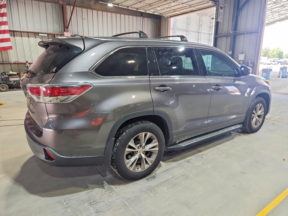 65546286 :رقم المزاد ، 5TDKKRFH1FS063022 vin ، 2015 Toyota Highlander مزاد بيع