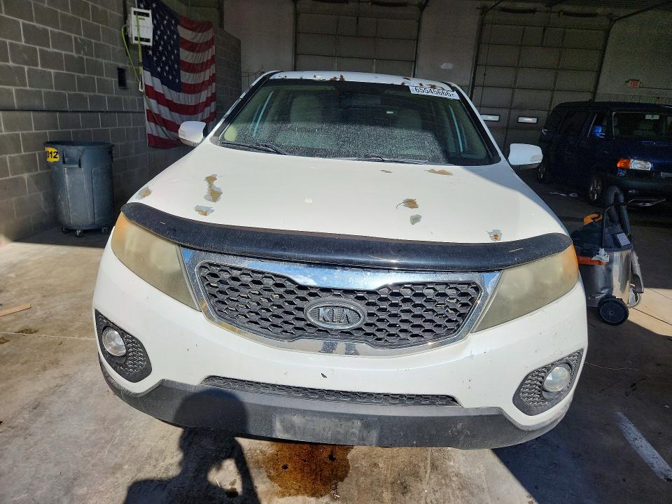 2011 Kia Sorento მანქანა იყიდება აუქციონზე, vin: 5XYKTCA13BG062434, აუქციონის ნომერი: 65545666