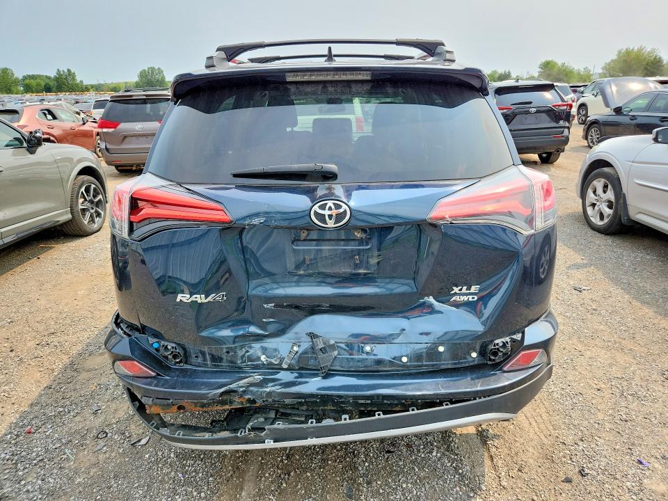 Продажа на аукционе авто 2018 Toyota Rav4, vin: 2T3RFREV5JW777981, номер лота: 64593706