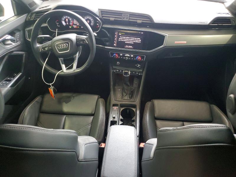 65530916 :رقم المزاد ، WA1EECF38M1128426 vin ، 2021 Audi Q3 مزاد بيع
