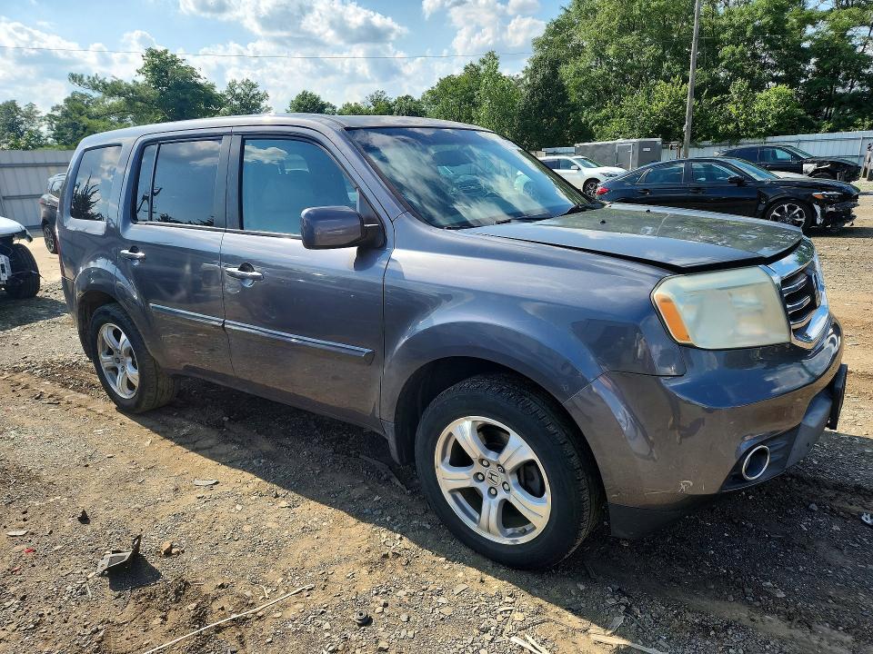 64096276 :رقم المزاد ، 5FNYF3H55EB011555 vin ، 2014 Honda Pilot مزاد بيع