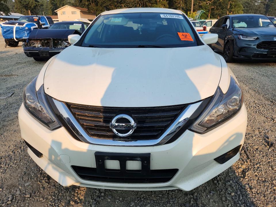 Продаж на аукціоні авто 2018 Nissan Altima, vin: 1N4AL3APXJC278631, номер лоту: 64102746